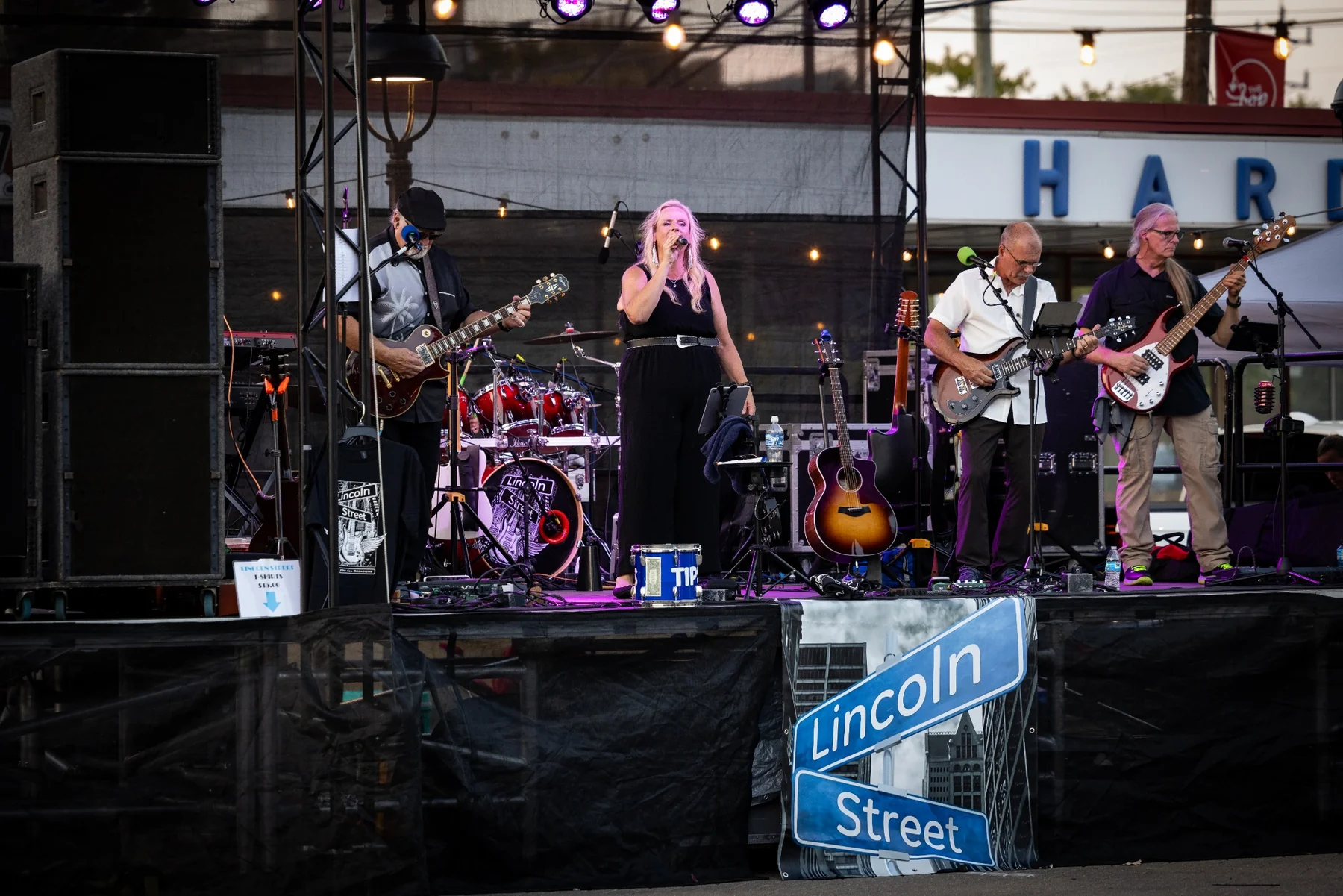 Lincoln Street Band live performance photo 9
