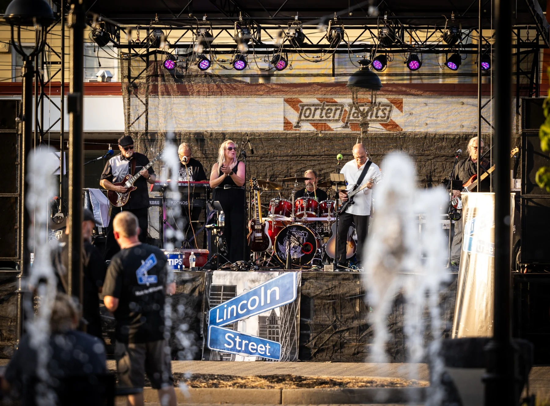 Lincoln Street Band live performance photo 14